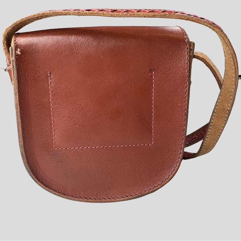 Jasper & Jeera Anthropologie Brown Leather Saddle Bag Crossbody Turn Lock Flap - Picture 2 of 16